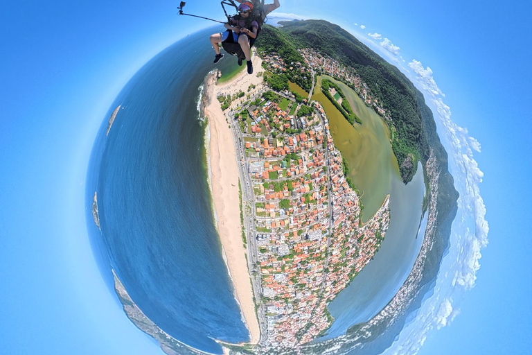 Niterói: Tandem Paragliding Flight with Luciano Miranda – No prior training required. Niterói: Tandem Paragliding Flight with Luciano Miranda – No Training Required