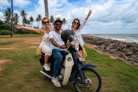Negombo Life, Lagoon & Hidden Gems Tour with a Local Friend