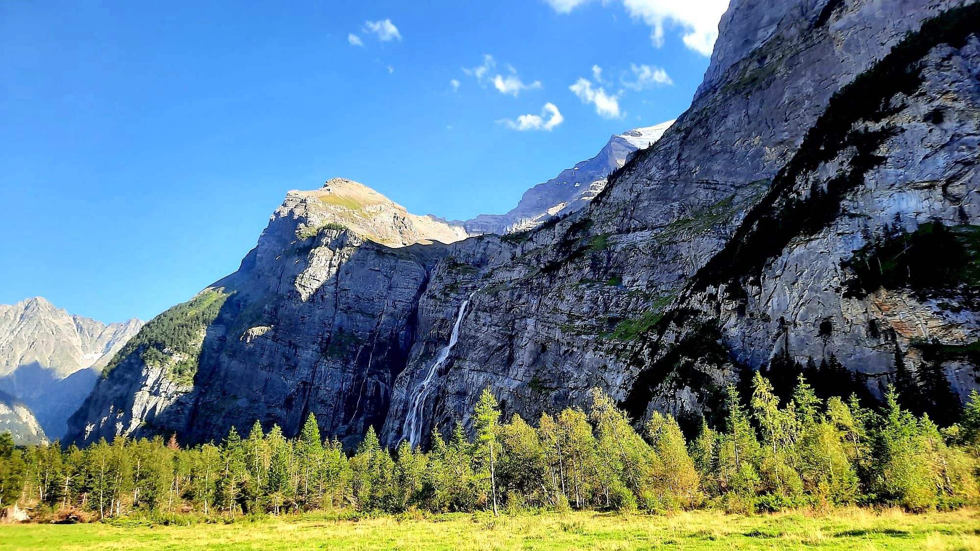 Kandersteg: Spektakuläre Wanderung zur einsamen und urigen Balmhornhütte