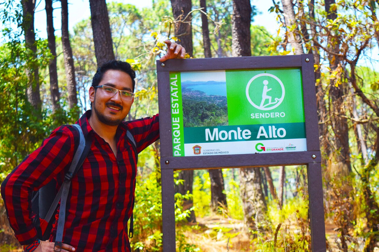 Valle de Bravo: Aventura de senderismo por el bosque