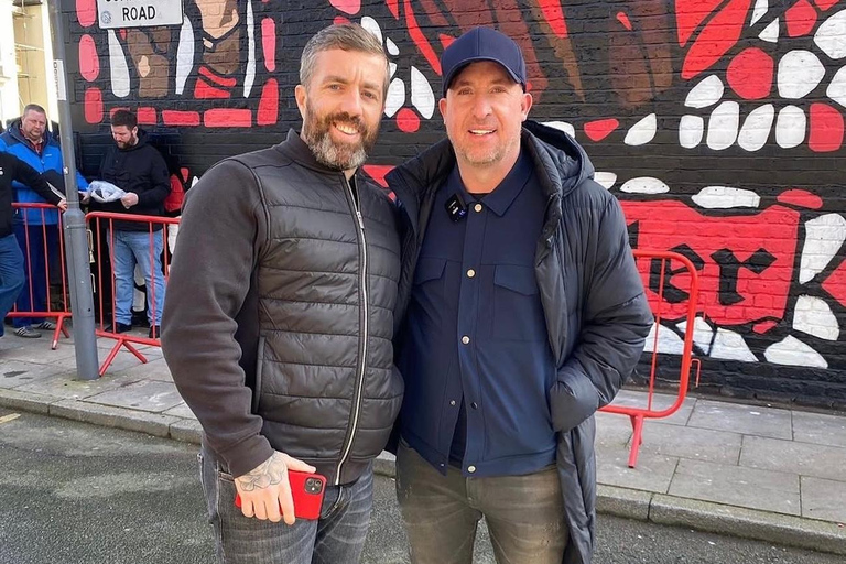 Liverpool: LFC Mural & Anfield Guided Tour with Local Fan