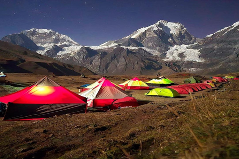 Huaraz: 12-Day Trekking of the Entire Huayhuash Circuit Huaraz: 12-Day Trekking to the Complete Huayhuash Circuit