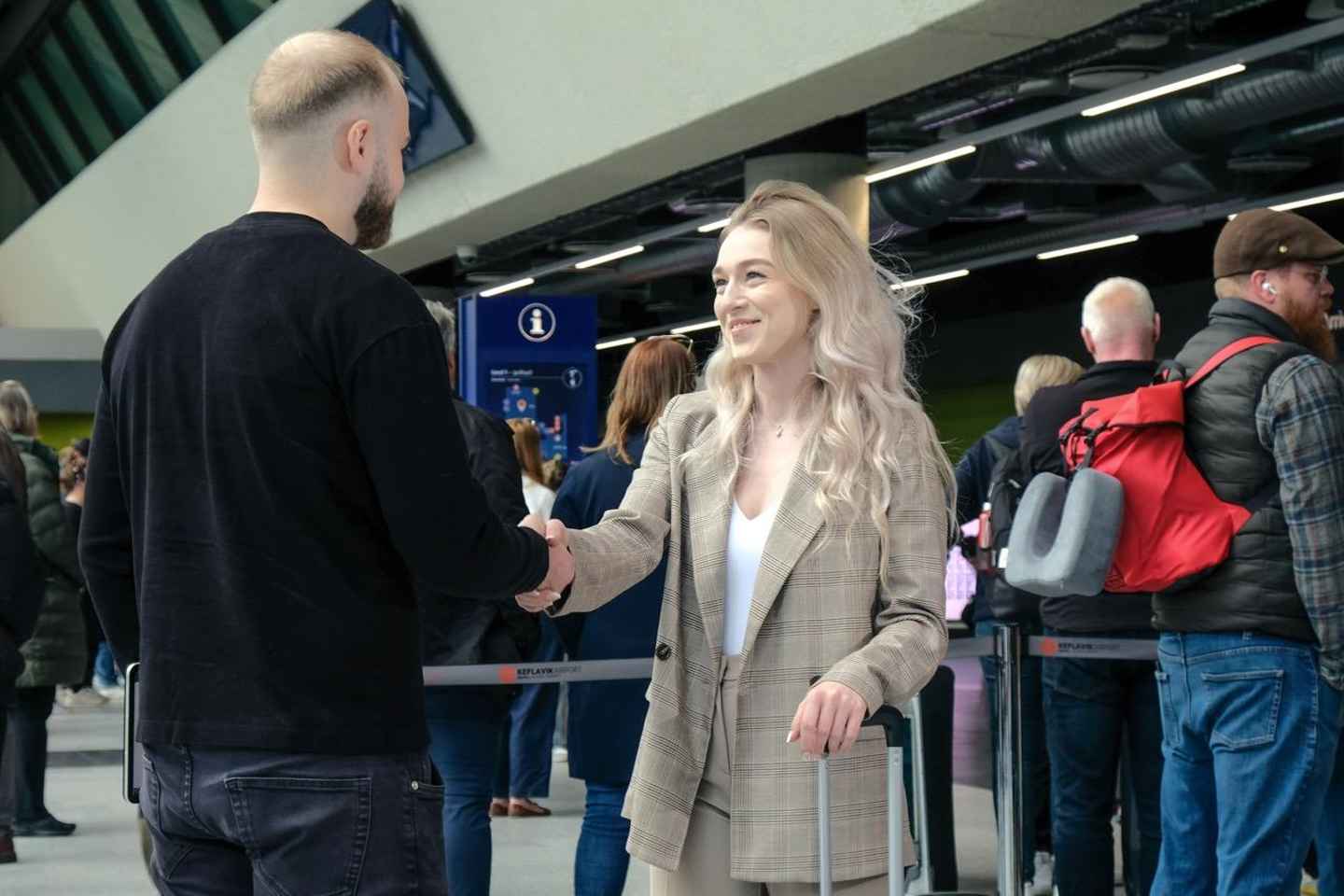 Aeropuerto de Keflavik: Transferencia de ida y vuelta a/desde Reikiavik