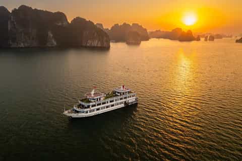 From Hanoi: Deluxe Bai Tu Long Bay 2-Day Cruise with Meals - Image 3