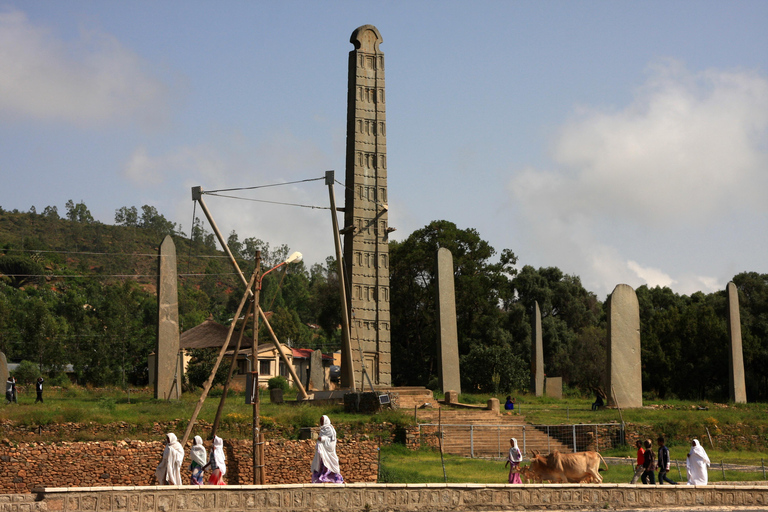 Império histórico de Axum e o impressionante Monte Gheralta.
