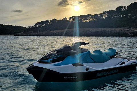 MALLORCA: JET SKI TO CALA MONDRAGÓ, CALA D'OR MALLORCA: JET SKI TOUR TO CALA MONDRAGÓ, CALA D'OR