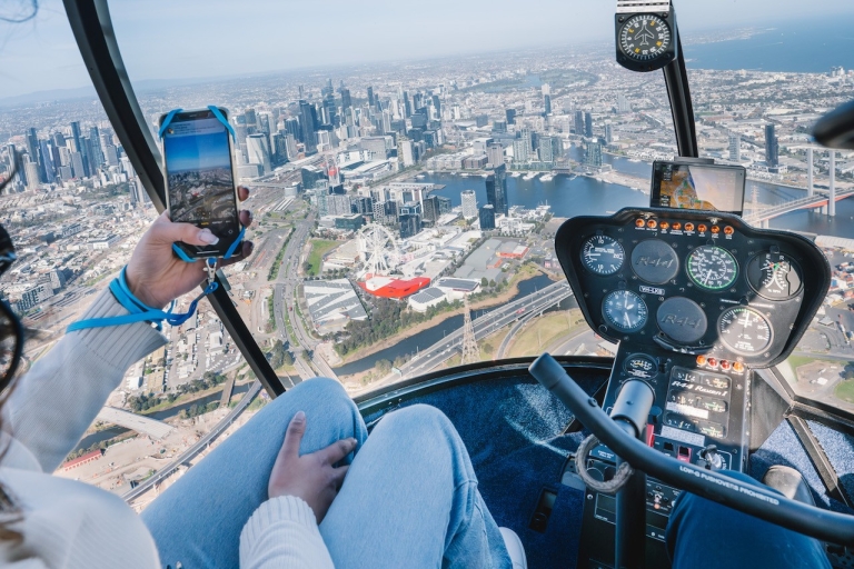 Melbourne: Vuelo panorámico en helicóptero por el horizonte de la ciudad y la bahía