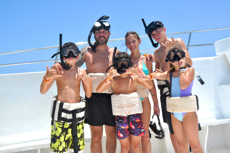 PuntaCana: Private Luxury Family BoatCruise with snorkelling