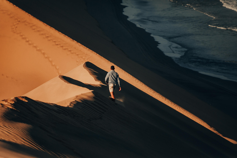 WalvisBay: Full-Day Tour to Sandwich Harbour and Spitzkoppe