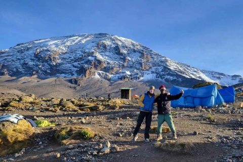 Únete a nuestro grupo de salida para la ascensión al monte Kilimanjaro en 7 díasÚnete al Grupo-Escalada al Kilimanjaro 7 Días Ruta Machame