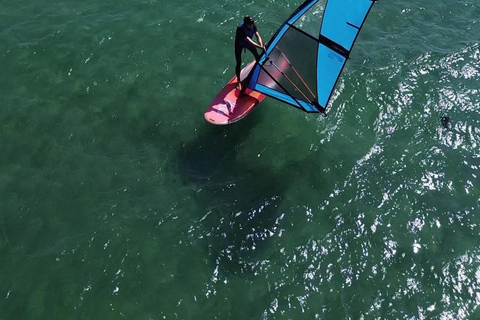 Salónica: Clase privada de windsurf con un expertoSalónica - Clases de Windsurf