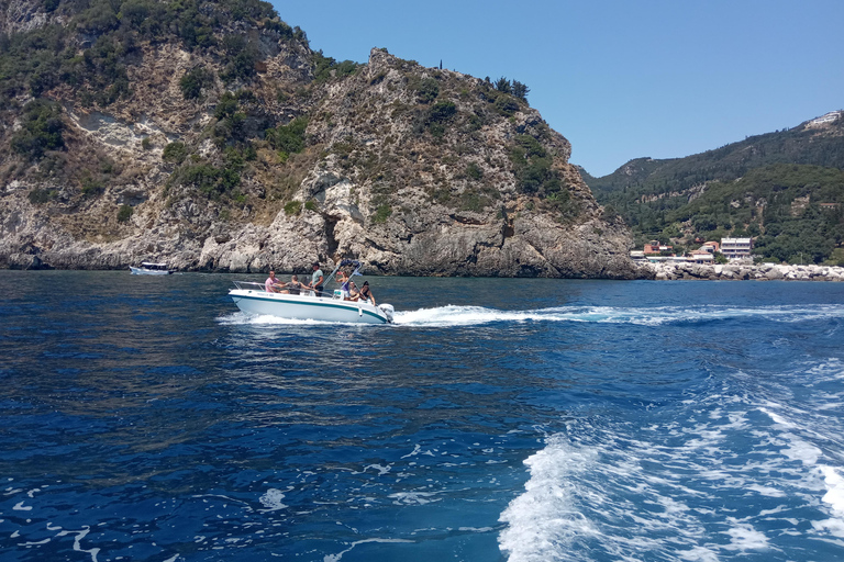 Tour in barca a Paleokastritsa