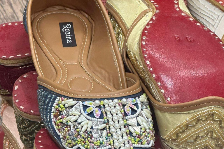 Wedding Wear & Bollywood Glam Shopping Tour (Women-Led Tour) Wedding Wear & Bollywood Glam Shopping Tour (Half-Day Tour)