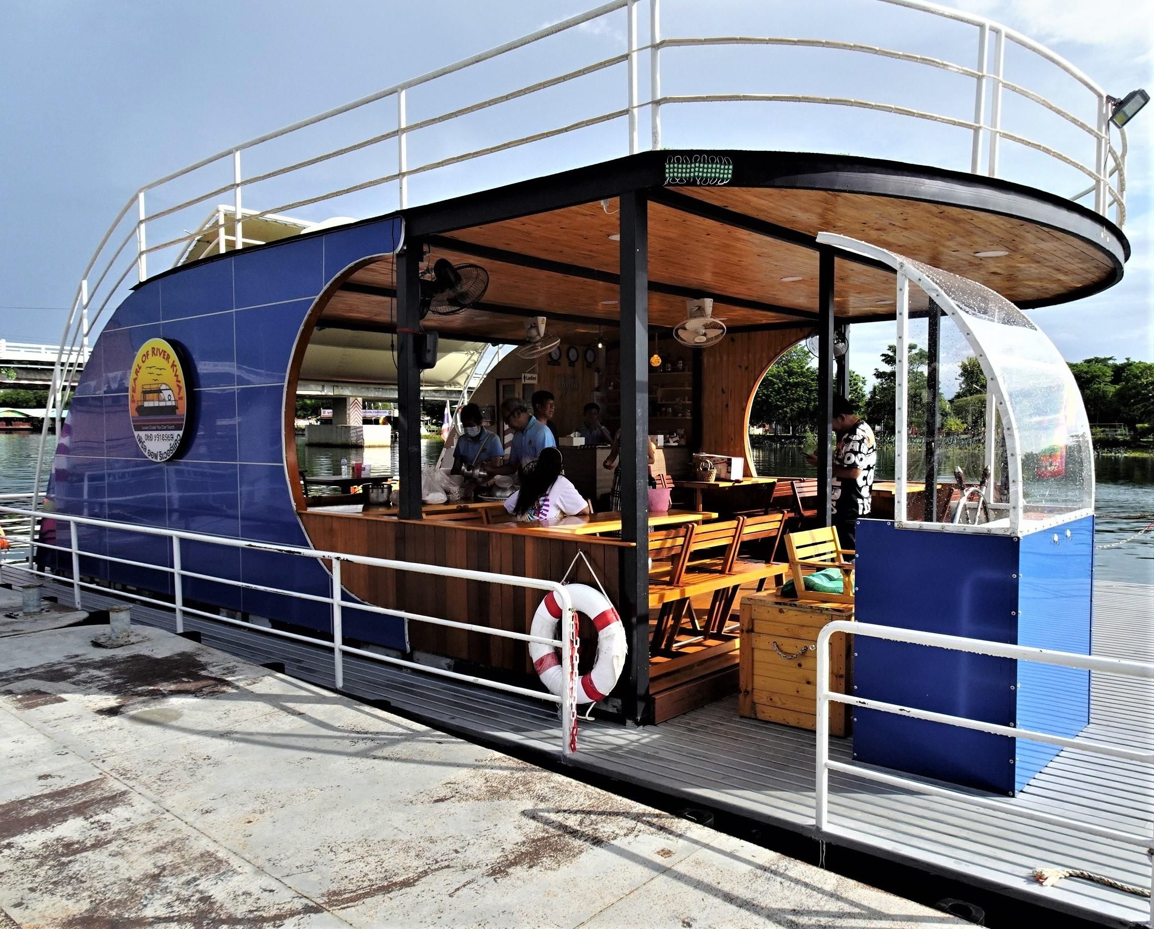 Private Mittags- und Abendessen-Bootsfahrt auf dem Fluss Kwai mit der Bateau Bleu