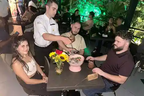 Medellín Night life tour bilingual hosts