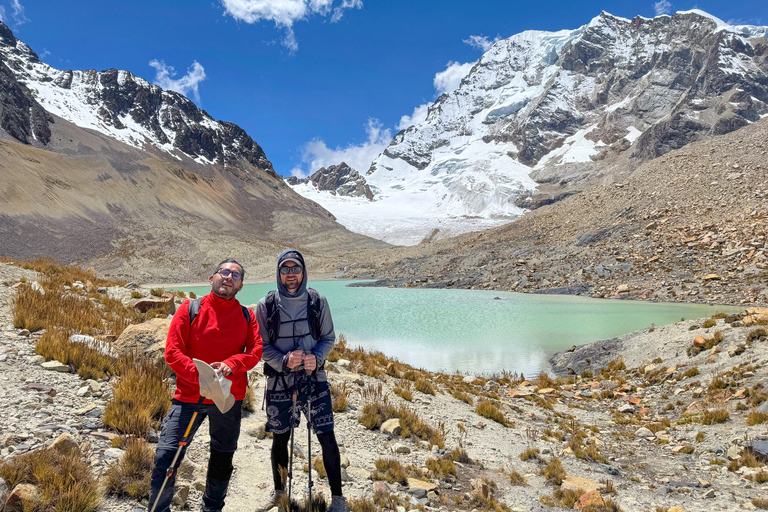 Wanderung Charquini und Lagunen von Huayna Potosí (Westseite)Wandern in Charquini und Lagunen von Huayna Potosí (Westseite)