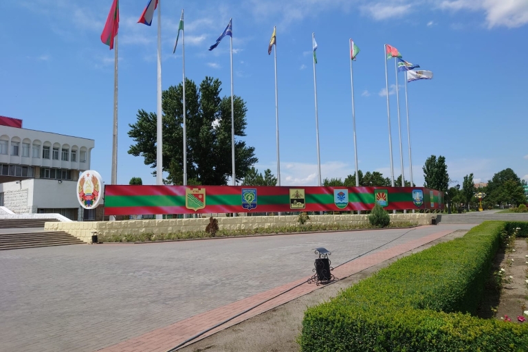Tour ins Transnistrien der Sowjetzeit mit Kwint-VerkostungTour nach Sowjet-Tine-Transnistrien mit Kwint-Verkostung