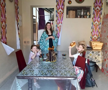 Tashkent: Bake Uzbek Bread + Chorsu Bazaar & Museum Visit