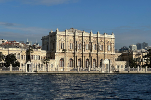 Bosphore d'Istanbul : croisière de 3 heures avec arrêt dans la partie asiatiqueBosphore : croisière guidée de 3 heures (sans repas)