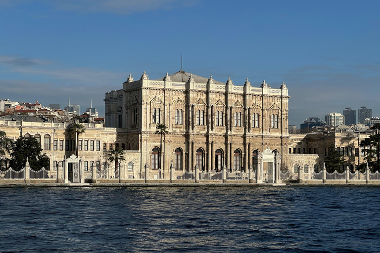 Bosphore d'Istanbul : croisière de 3 heures avec arrêt dans la partie asiatiqueBosphore : croisière guidée de 3 heures (sans repas)