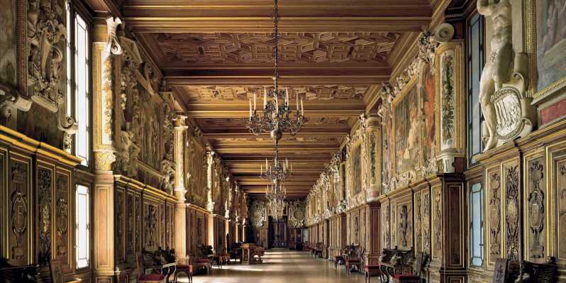 Fontainebleau Palace: Skip-the-Line Small-Group Guided Tour