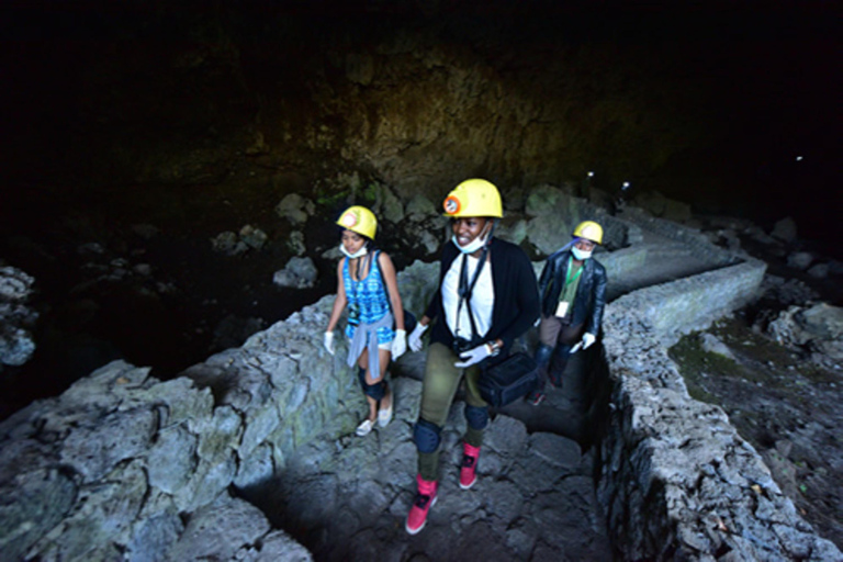 Trekking dei gorilla in Ruanda di 4 giorni, safari sul lago Kivu e nelle grotte.