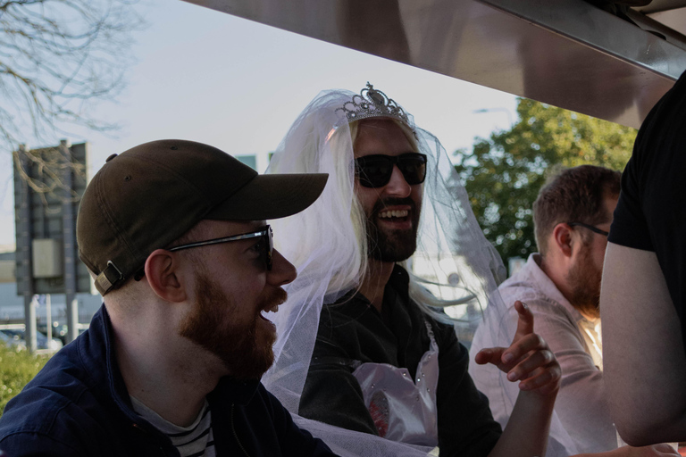 كارديف: جولة بدراجة الجعة مع مشروبات وموسيقى