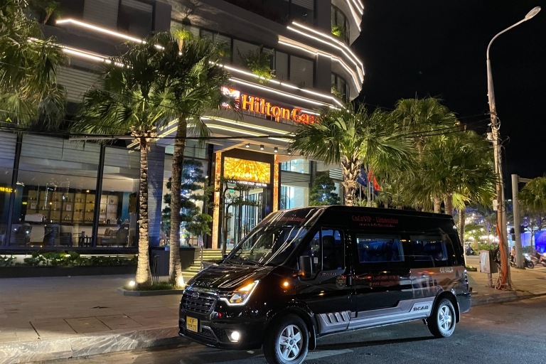 Czarterowa limuzyna VIP z 9 miejscami do wynajęcia w mieście Da Nang