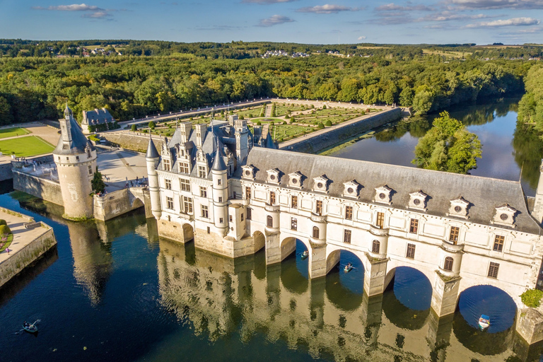 From Paris: Loire Valley Castles Day Trip With Wine Tasting Paris: Loire Castles Day Trip by Coach With Wine Tasting