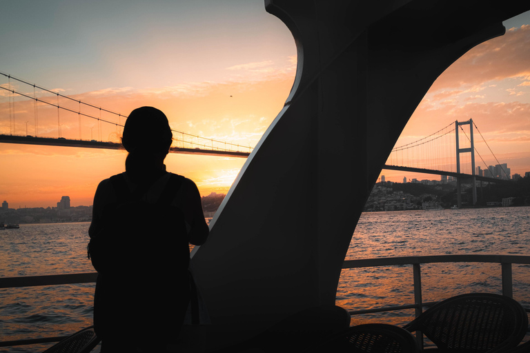 Explore Istanbul: Daily Scenic 2-Hour Bosphorus Cruises Sunset Cruise