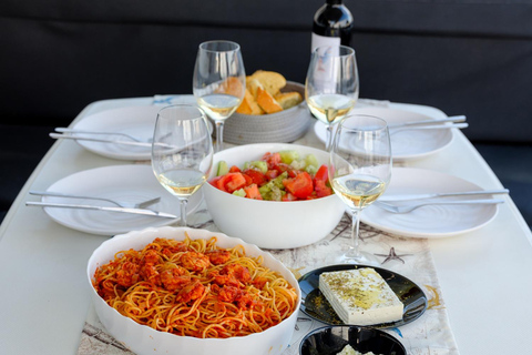 Crociera privata in catamarano a Santorini con BBQ e drink