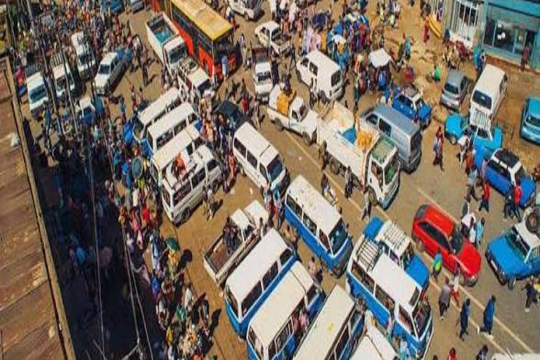 Addis Ababa: Walking Tour with Adwa Museum & Mercato