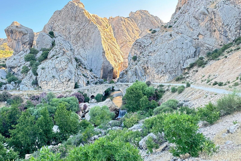 Da Istanbul: Göbekli Tepe e Monte Nemrut Tour di 2 giorniDa Istanbul: tour giornaliero di Göbekli Tepe e Şanlıurfa