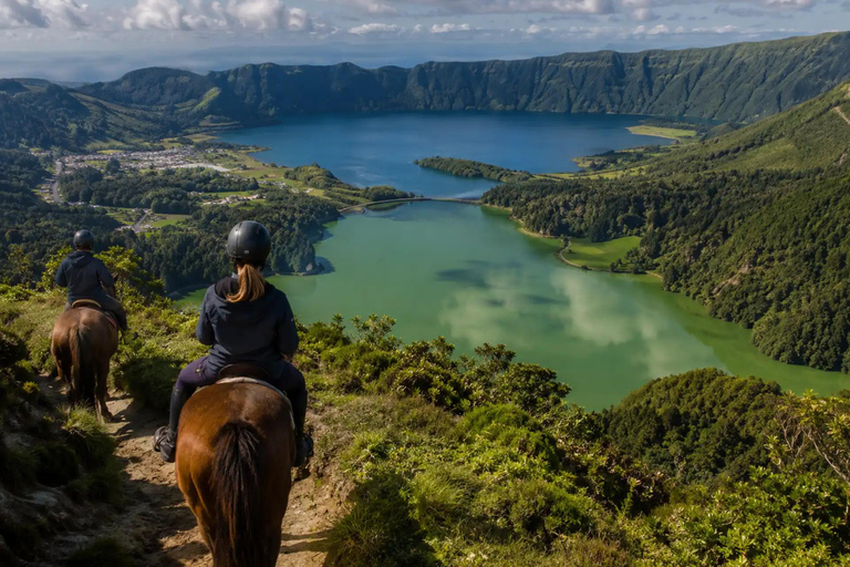São Miguel: Horseback Riding at Sete Cidades with Lunch Sunset Tour (no lunch)