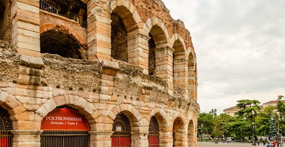 Guided Tour of the Verona Arena: from Gladiators to Opera (fast access)