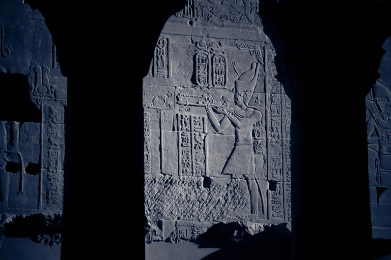 Spectacle son et lumière du temple de Philae à Assouan