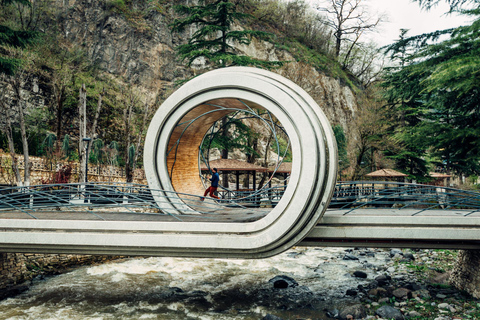 Au départ de Tbilissi : excursion guidée à Borjomi, Rabati et Vardzia