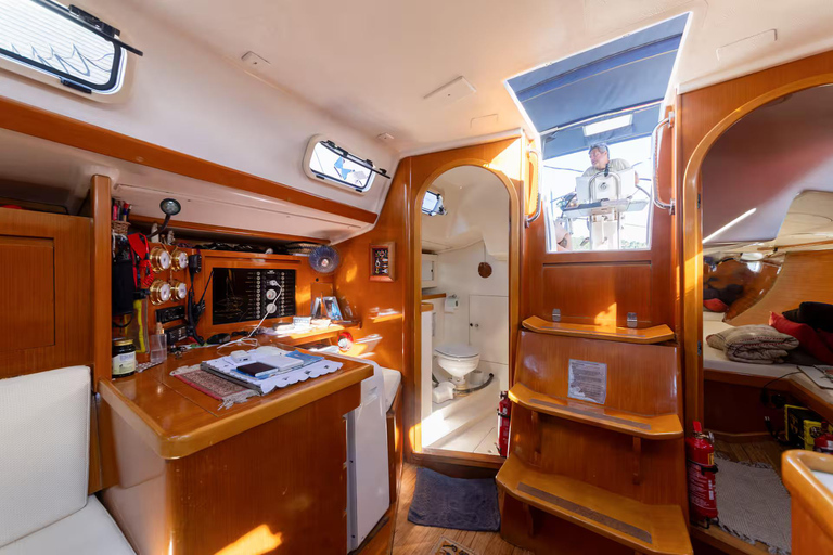 Angra dos Reis: Ilha Grande & Paraty Sailing Tour