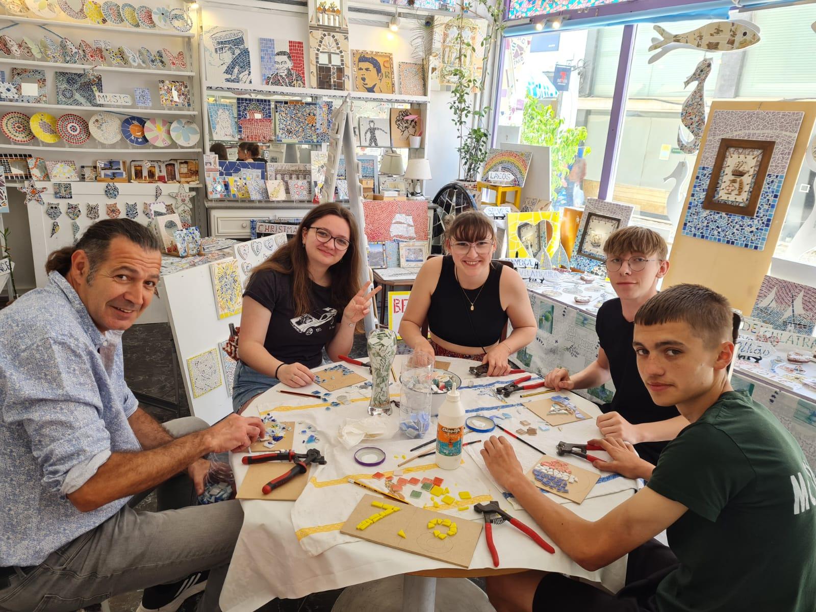 Olhão: 2-stündiger Kunstmosaik-Workshop von MosaicOlhão