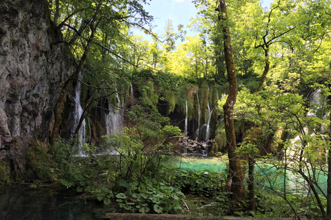 Vanuit Zagreb: Plitvice Meren met Ticket &amp; Rastoke Dagtour