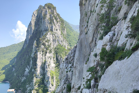 Tirana: Boville Hike and Rock Climbing Day Trip