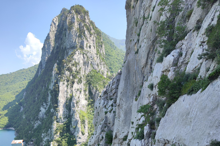 Tirana: Boville Hike and Rock Climbing Day Trip