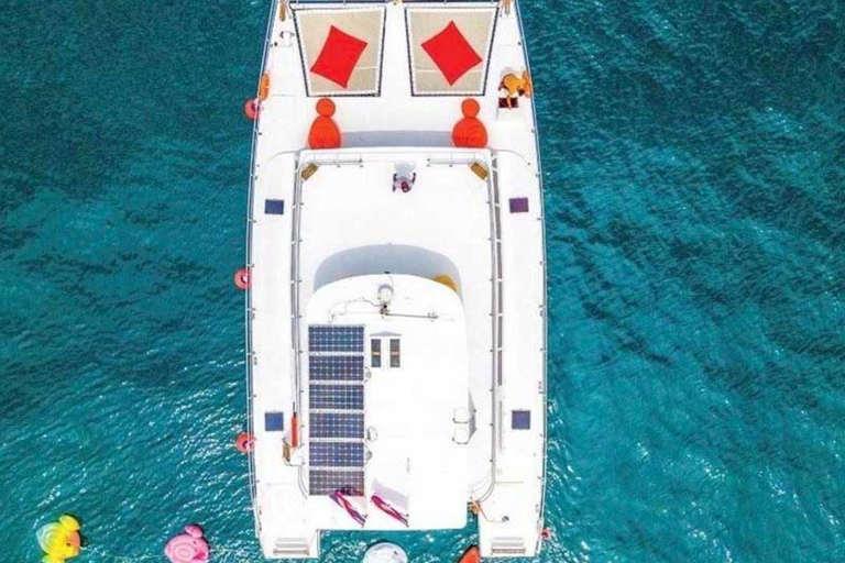 Phuket : Plongée en apnée sur l&#039;île de Corail et croisière en catamaran au coucher du soleil