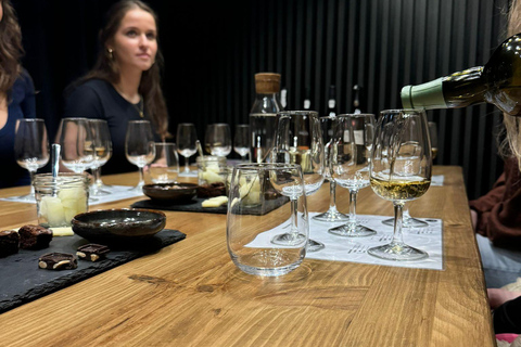 Porto: Degustazione guidata del vino Porto con ParingsPorto: Degustazione guidata di 5 vini di Porto con degustazioni