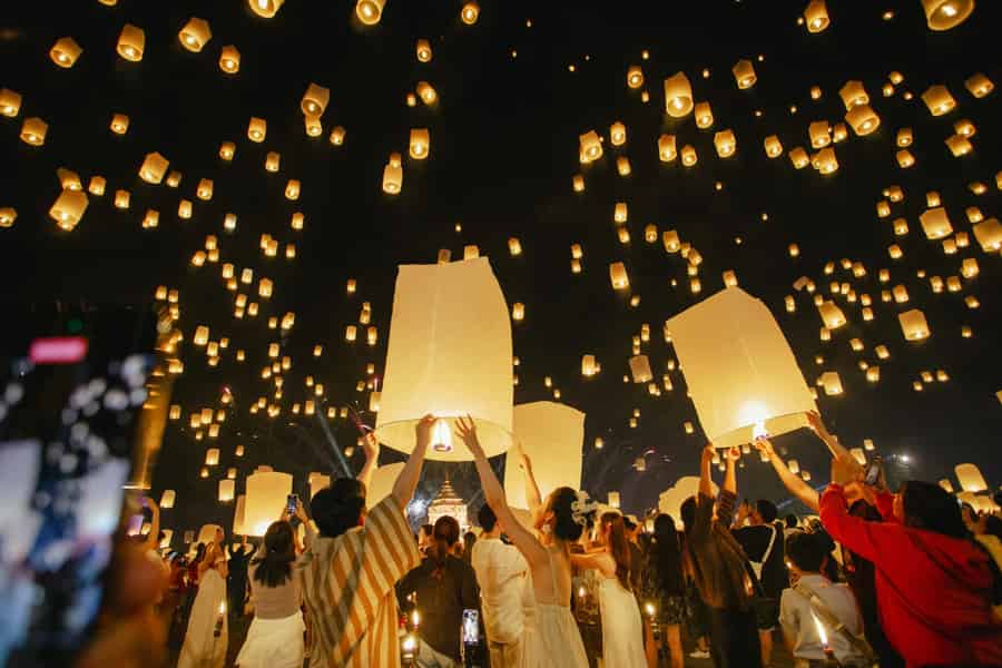 Chiang Mai: CAD-Silvester-Countdown 2027 mit Himmelslaternen. Foto: GetYourGuide