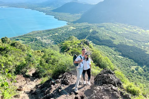 Mauritius: Escursione in montagna all'alba con viaggio su strada a sud-ovest