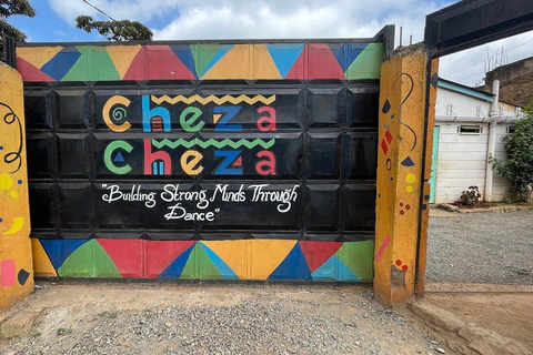 Nairobi:Kibera Slum Guided Walking Tour with Local Guide