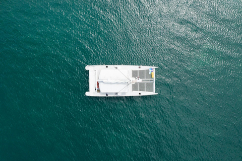 Kota Kinabalu: Catamaran with Drink, Ice Cream or Dessert