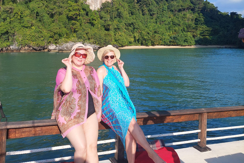 Khao Lak: Traditional boat to Phang Nga Bay and Hong Island Khao Lak: Traditional Boat to Phang Nga Bay and Hong Island