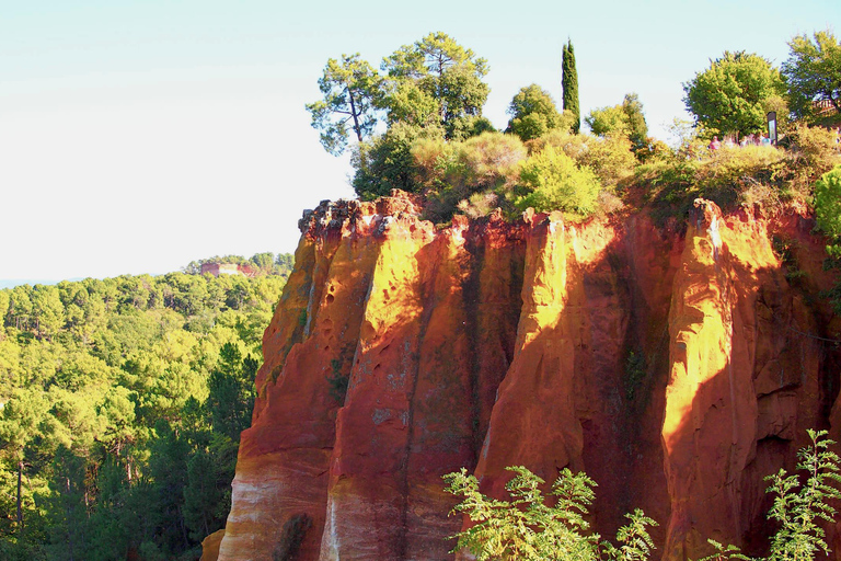 From Aix-en-Provence: Luberon Villages Discovery Day Trip